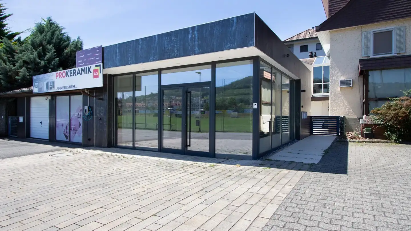 Commerciale in affitto - Hauptstrasse 1, 5314 Kleindöttingen