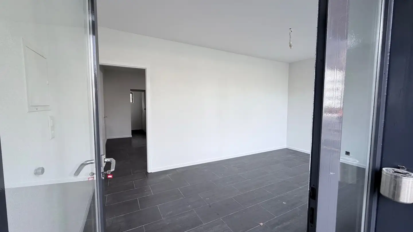 Shop for rent - Rue Maison De Commune 1, 1926 Fully - Photo 2