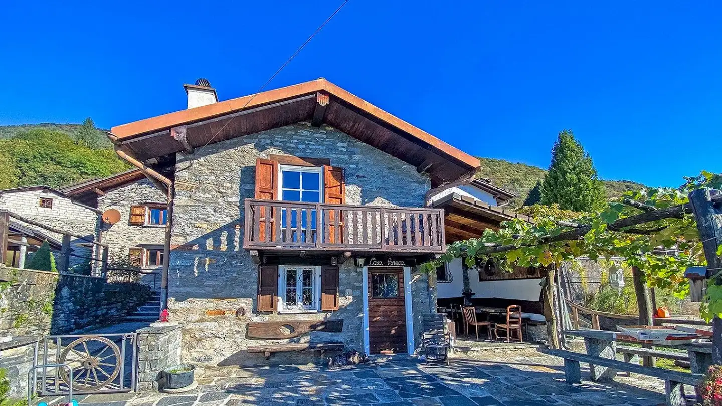 Casa in vendita - Via Brione, 6648 Minusio