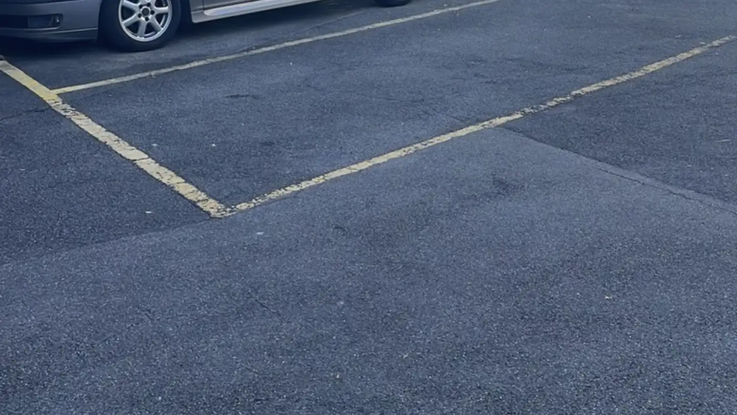 Parkplatz im Freien mieten - Uetlibergstrasse 22, 8045 Zürich