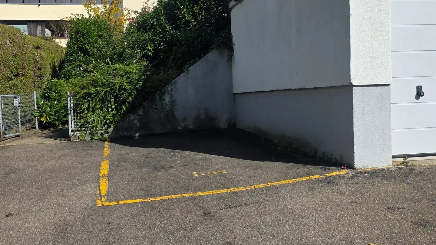 Parcheggio esterno in affitto - Waldstrasse 11, 8125 Zollikerberg