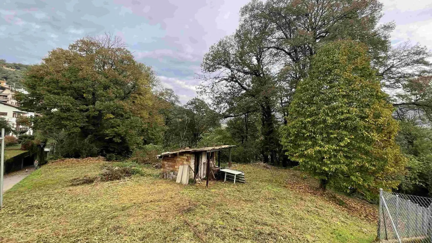 Terreno edificabile commerciale in vendita - 6952 Canobbio