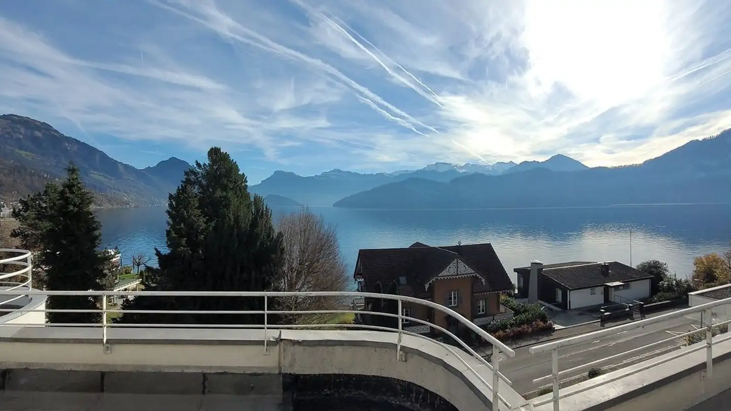 Dachgeschosswohnung mieten - Hertensteinstrasse 4, 6353 Weggis