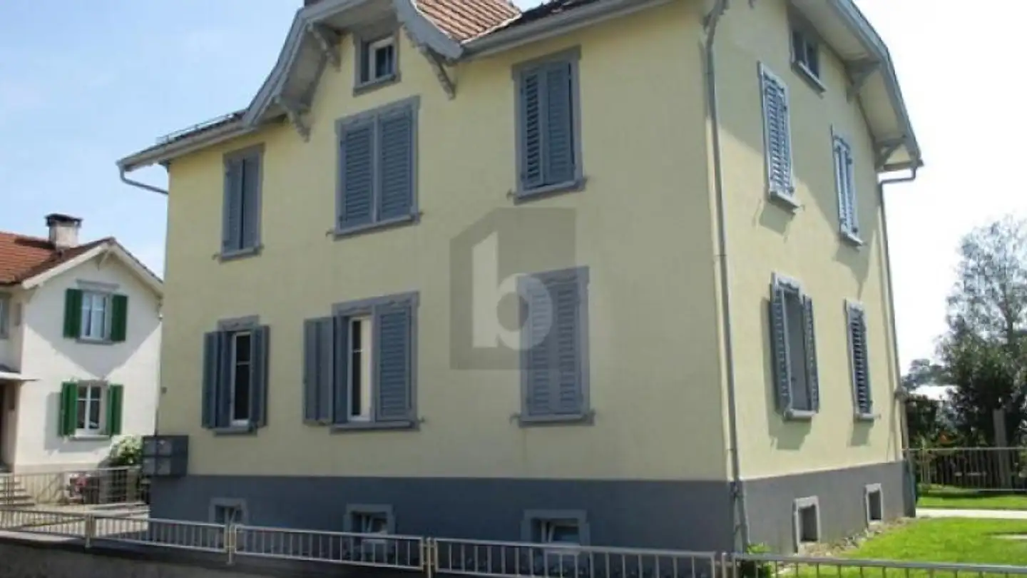 Residential building for sale - 8590 Romanshorn