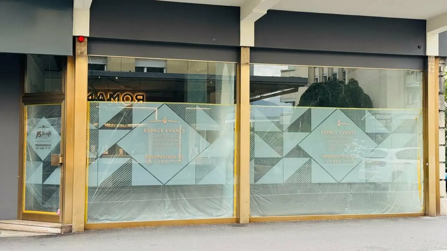 Commercial for rent - Avenue Du Casino 32, 1820 Montreux
