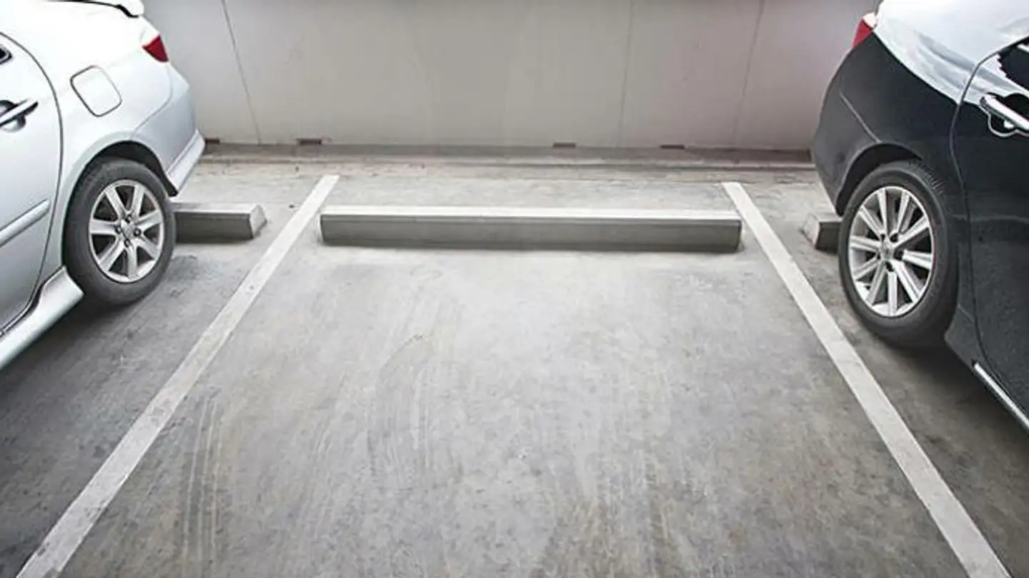 Garage individuel à louer - Churerstrasse 1, 8852 Altendorf