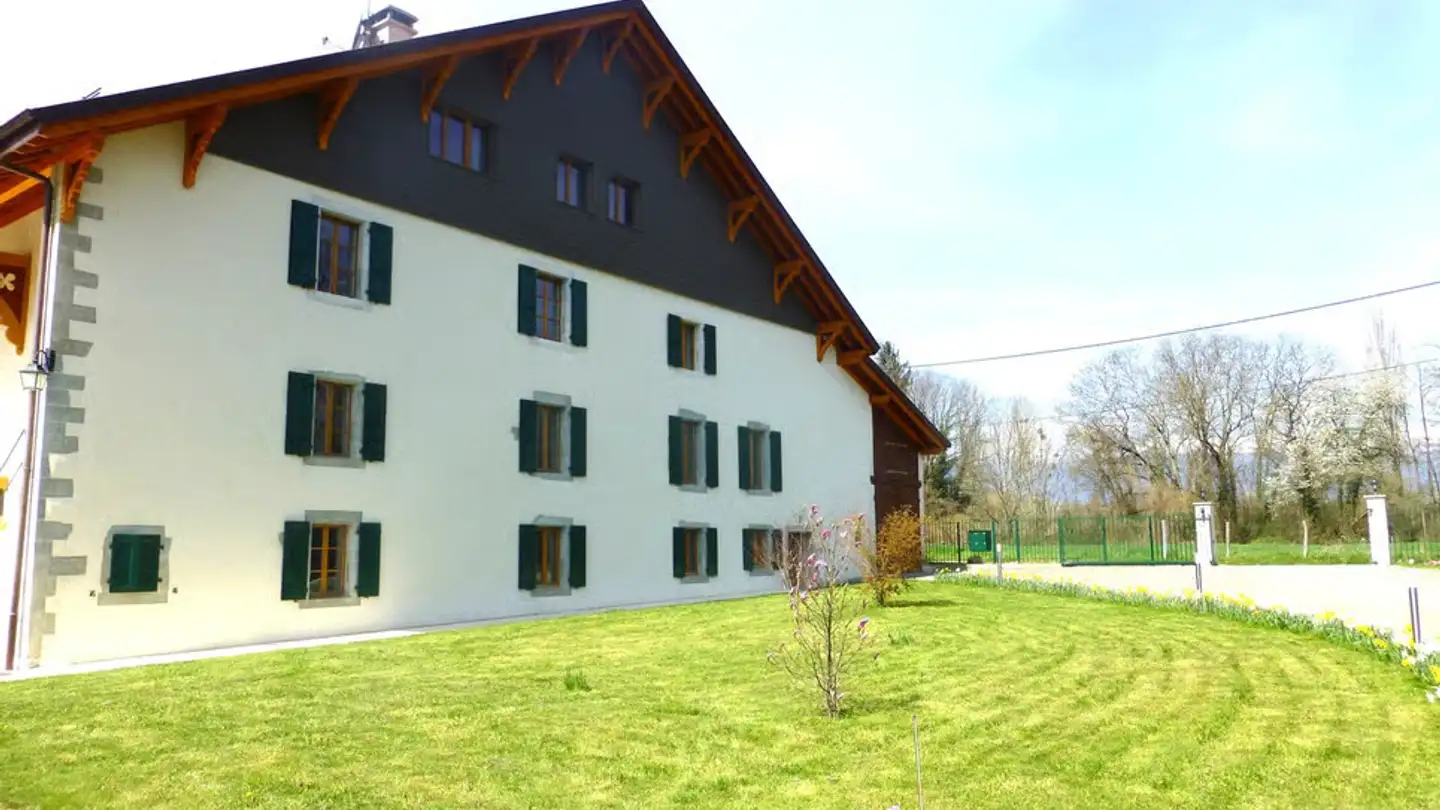 Apartment for rent - 1233 Bernex