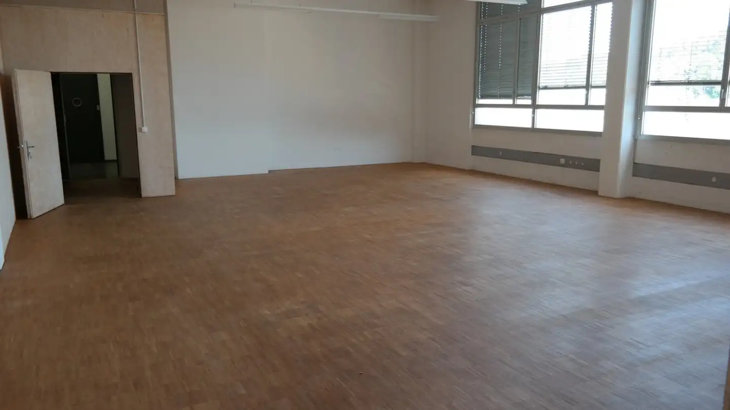 Gewerbe mieten - Rietstrasse 4, 8317 Tagelswangen - Foto 2