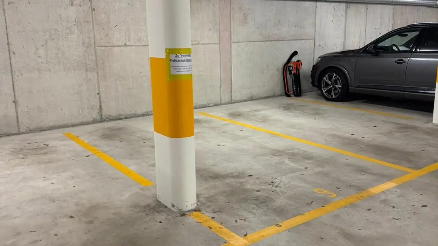 Place de parking souterraine à louer - Römerstrasse 23, 5400 Baden