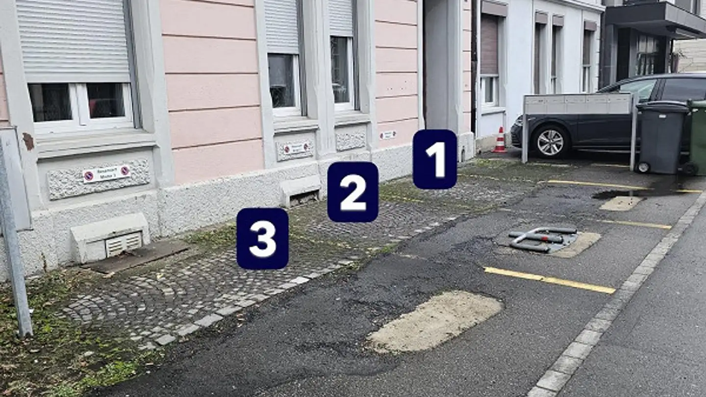 Place de parking extérieure à louer - Grimselstrasse 6, 8048 Zürich