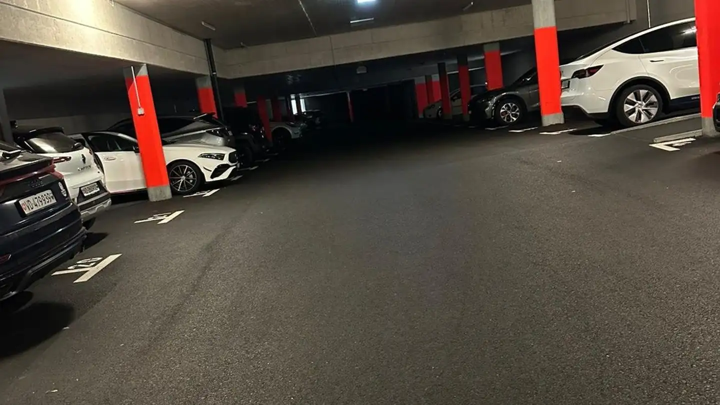 Parcheggio sotterraneo in affitto - Rue Du Village 22, 1055 Froideville - Foto 3