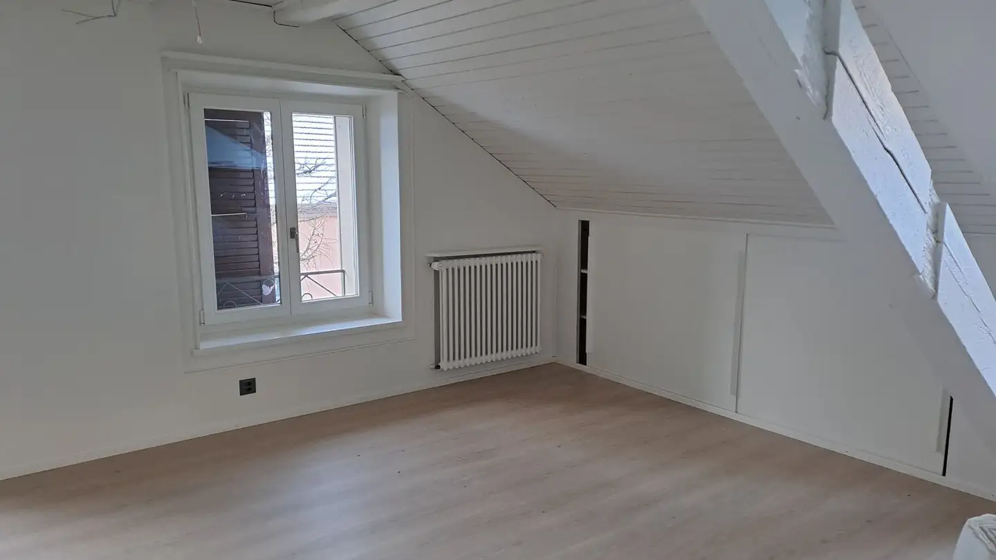 Dachgeschosswohnung mieten - Rue Des Mines 9, 2105 Travers - Foto 3