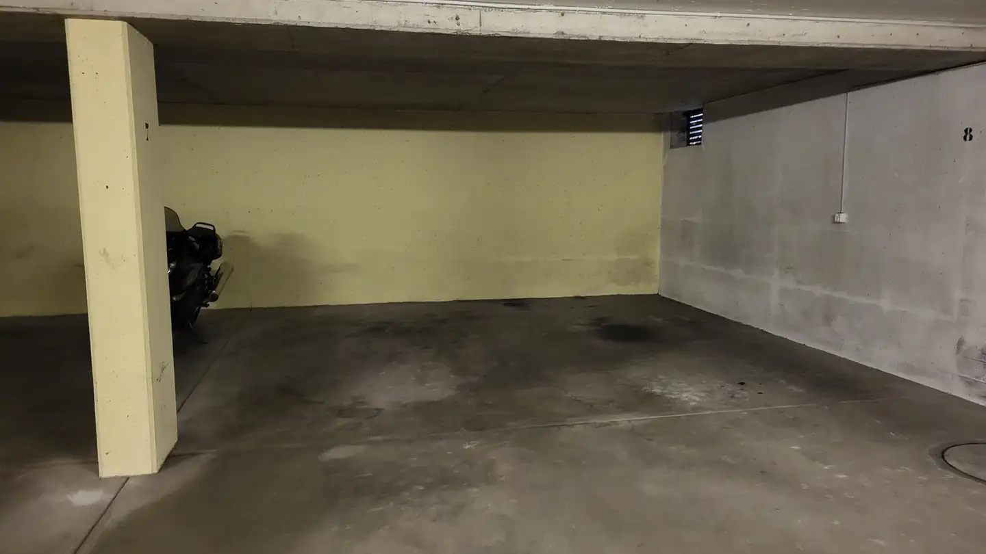 Garage individuel à louer - Hängertenstrasse 5, 8104 Weiningen ZH