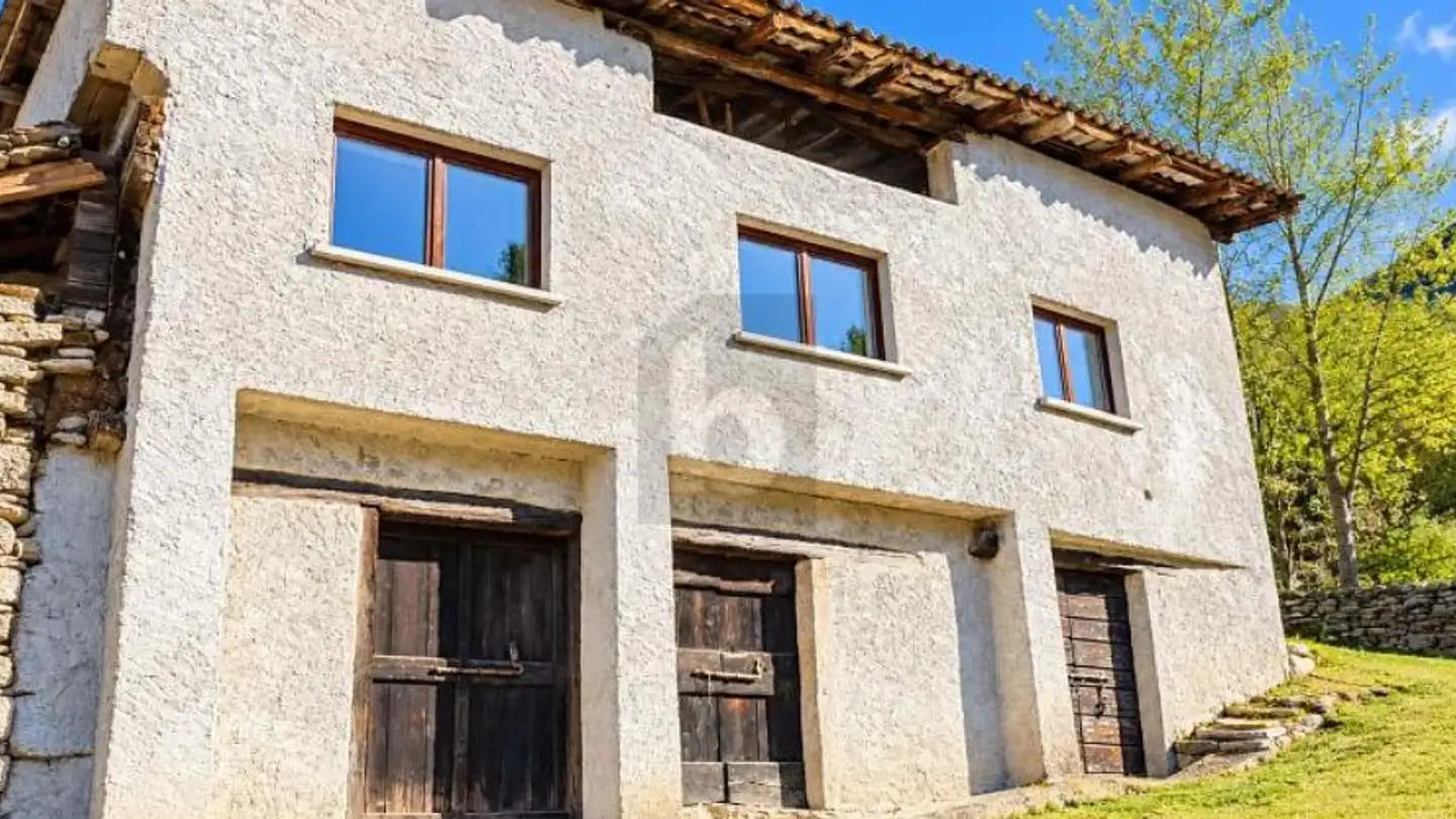 Single house for sale - 6748 Anzonico