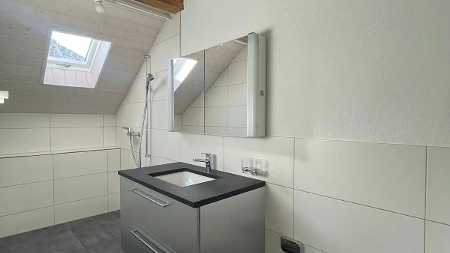 Attique à louer - Thunstrasse 9, 3672 Oberdiessbach - Photo 3