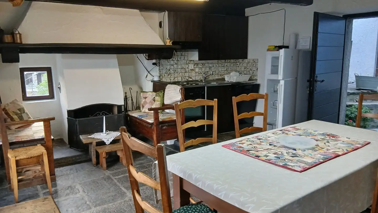 Appartamento ammobiliato in affitto - La Strécia Di Emigránt 8, 6658 Borgnone - Foto 2