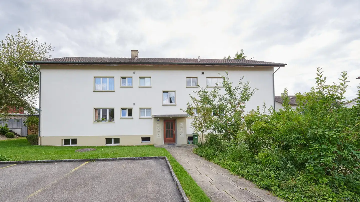 Place de parking extérieure à louer - Flurweg 1, 5035 Unterentfelden