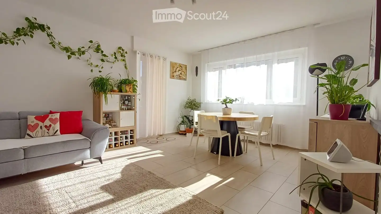 Appartamento in vendita - Via Cadepezzo, 6572 Quartino