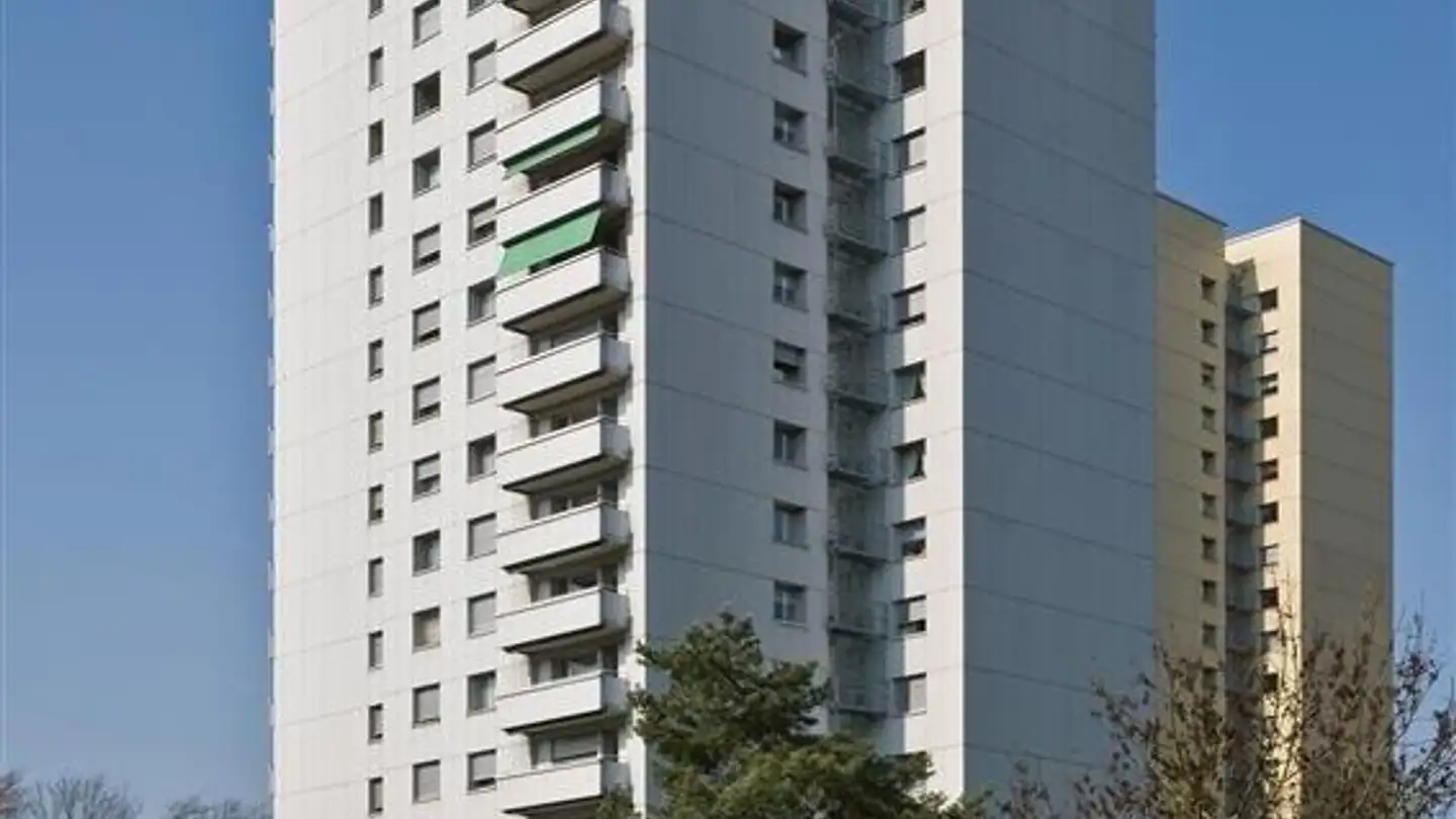 Überdachter Motorradparkplatz mieten - Rüttihardstrasse 3, 4127 Birsfelden