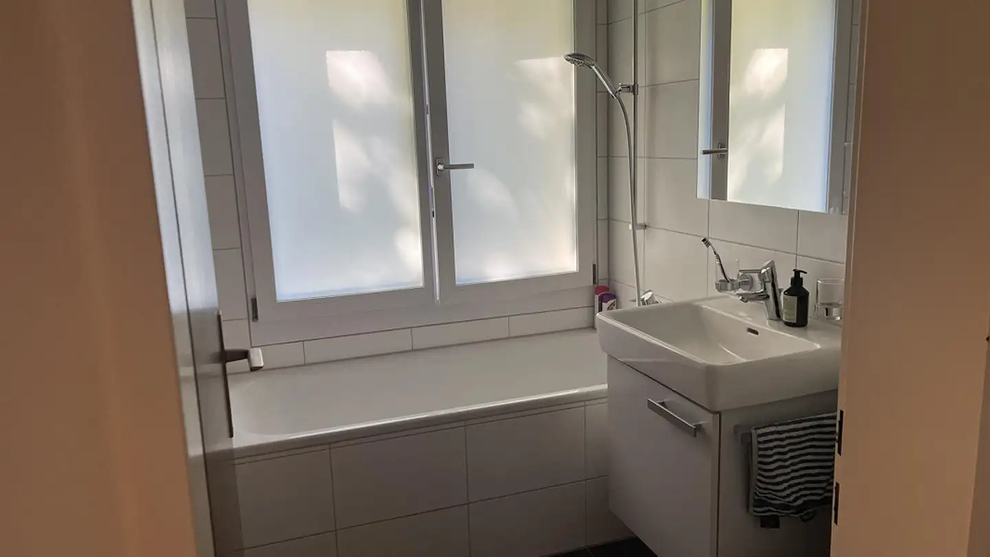 Stepped apartment for rent - Erbstrasse 28a, 8700 Küsnacht ZH - Photo 3