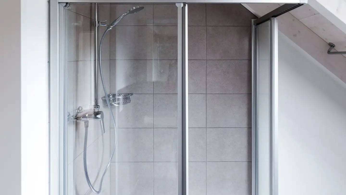 Dachgeschosswohnung mieten - Alte Staffeleggstrasse 9b, 5024 Küttigen - Foto 2
