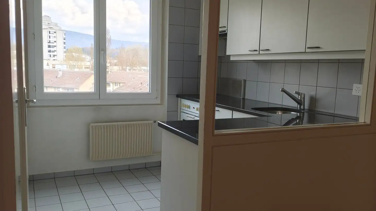 Wohnung mieten - Rue D'aegerten / Aegertenstrasse 28, 2503 Biel/Bienne - Foto 2