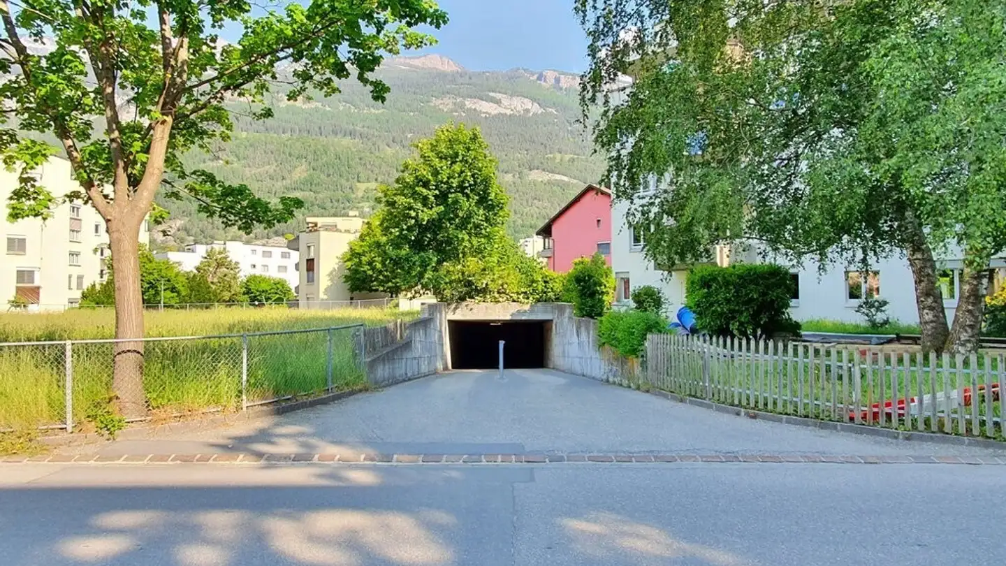 Tiefgaragenstellplatz mieten - Albulastrasse, 7000 Chur