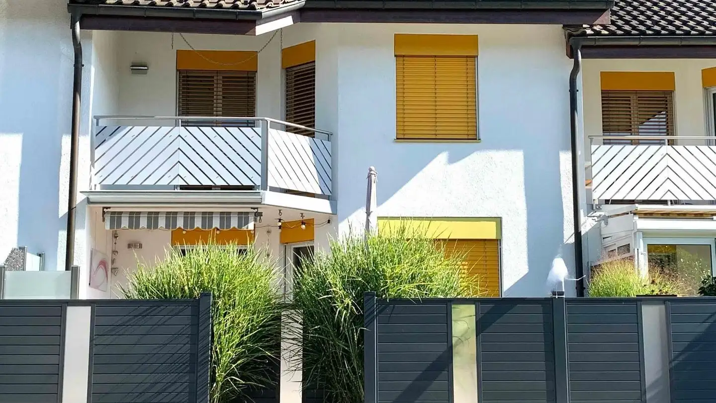 Row house for sale - Hüeblistrasse, 8165 Oberweningen