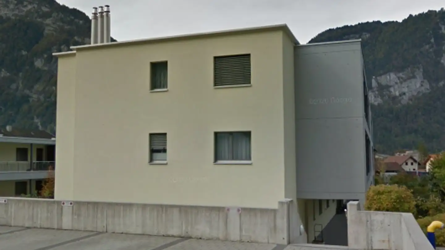 Parcheggio sotterraneo in affitto - Rüfi 3, 8753 Mollis