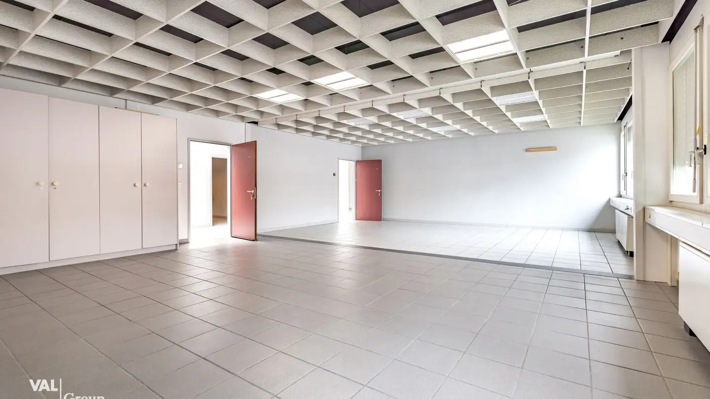 Mixed-use building for rent - Route Des Marais 3, 1860 Aigle - Photo 3