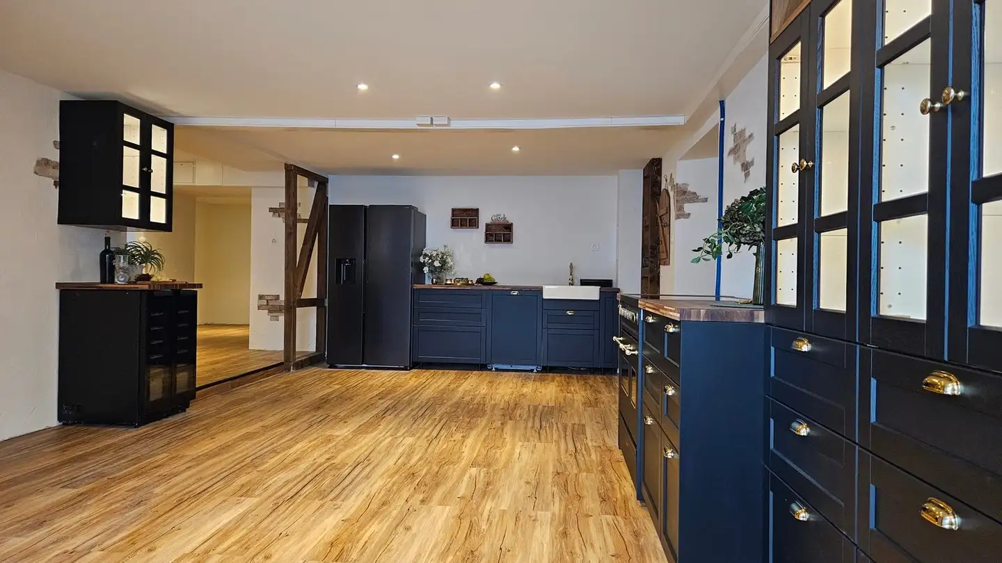 Apartment for rent - 3646 Einigen - Photo 3