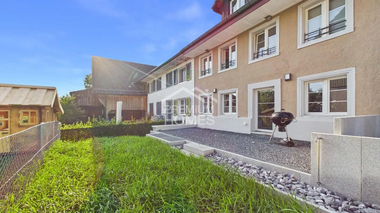 Row house for sale - 8512 Thundorf