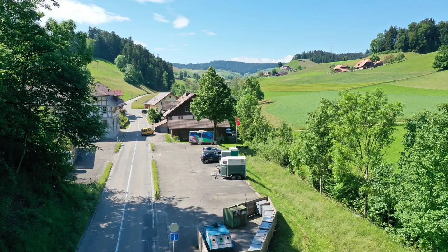 Parkplatz im Freien mieten - Dorfstrasse 231, 3433 Schwanden im Emmental - Foto 2
