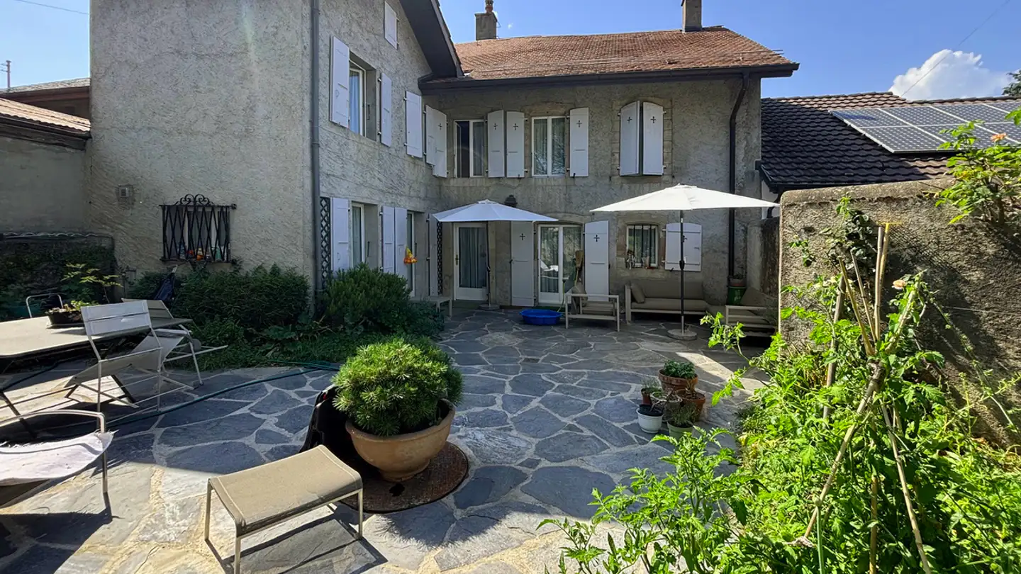 Stepped house for sale - 1246 Corsier GE