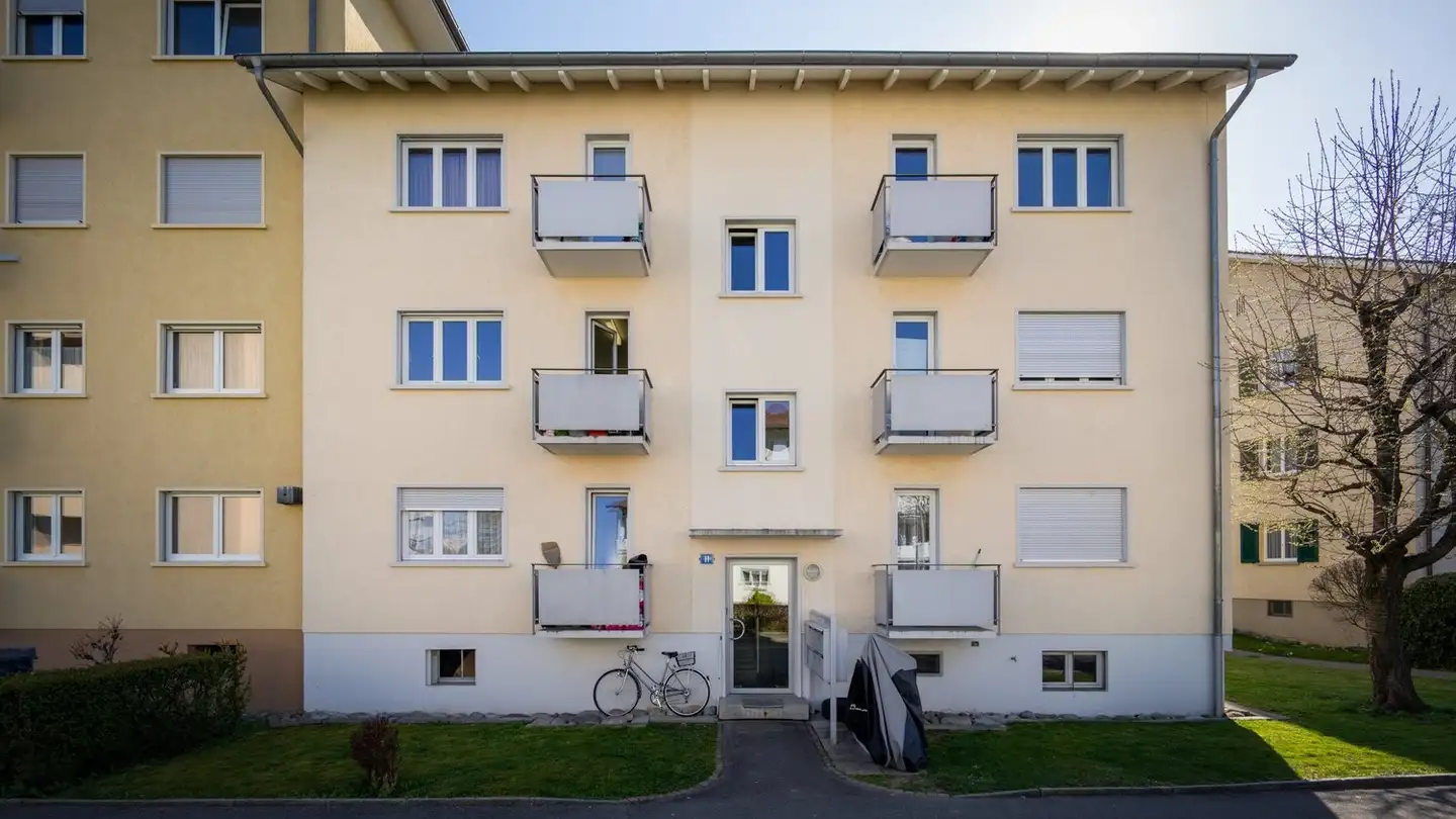 Outdoor parking space for rent - Altweg 11, 8047 Zürich