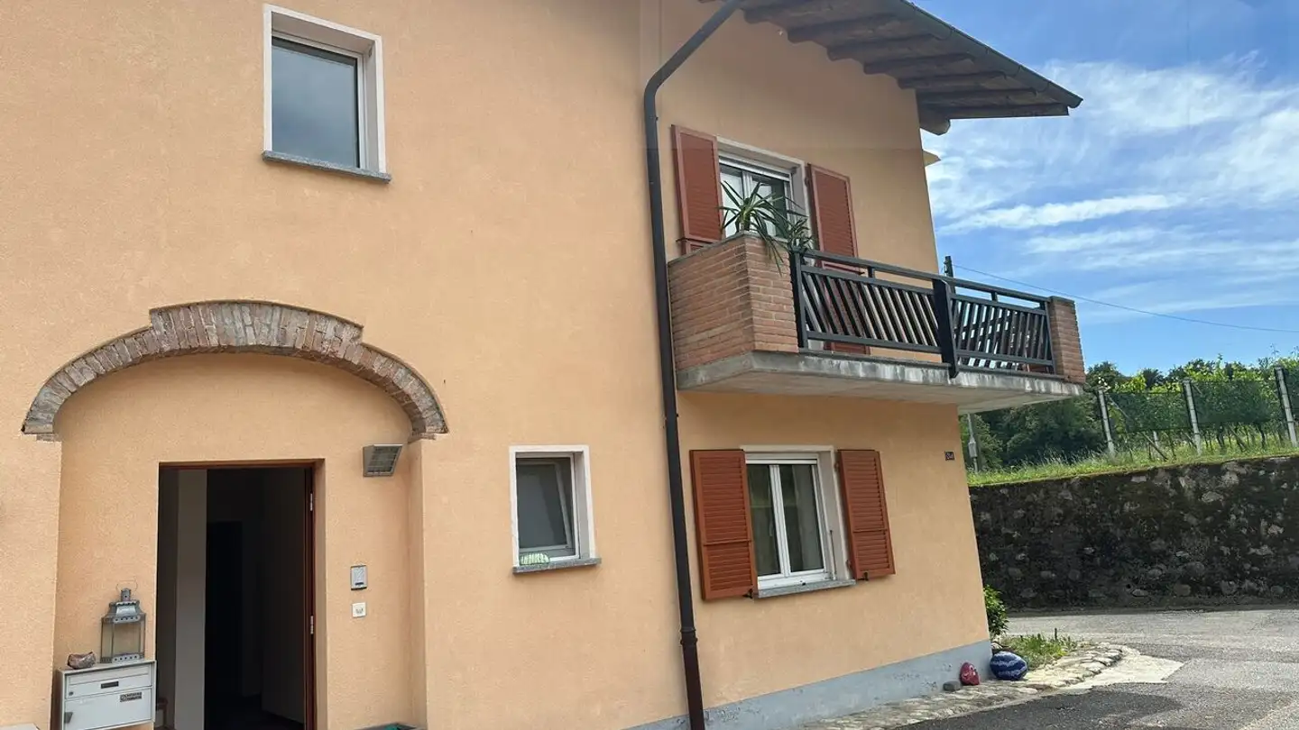Casa a schiera in affitto - Via Prella, 6852 Genestrerio