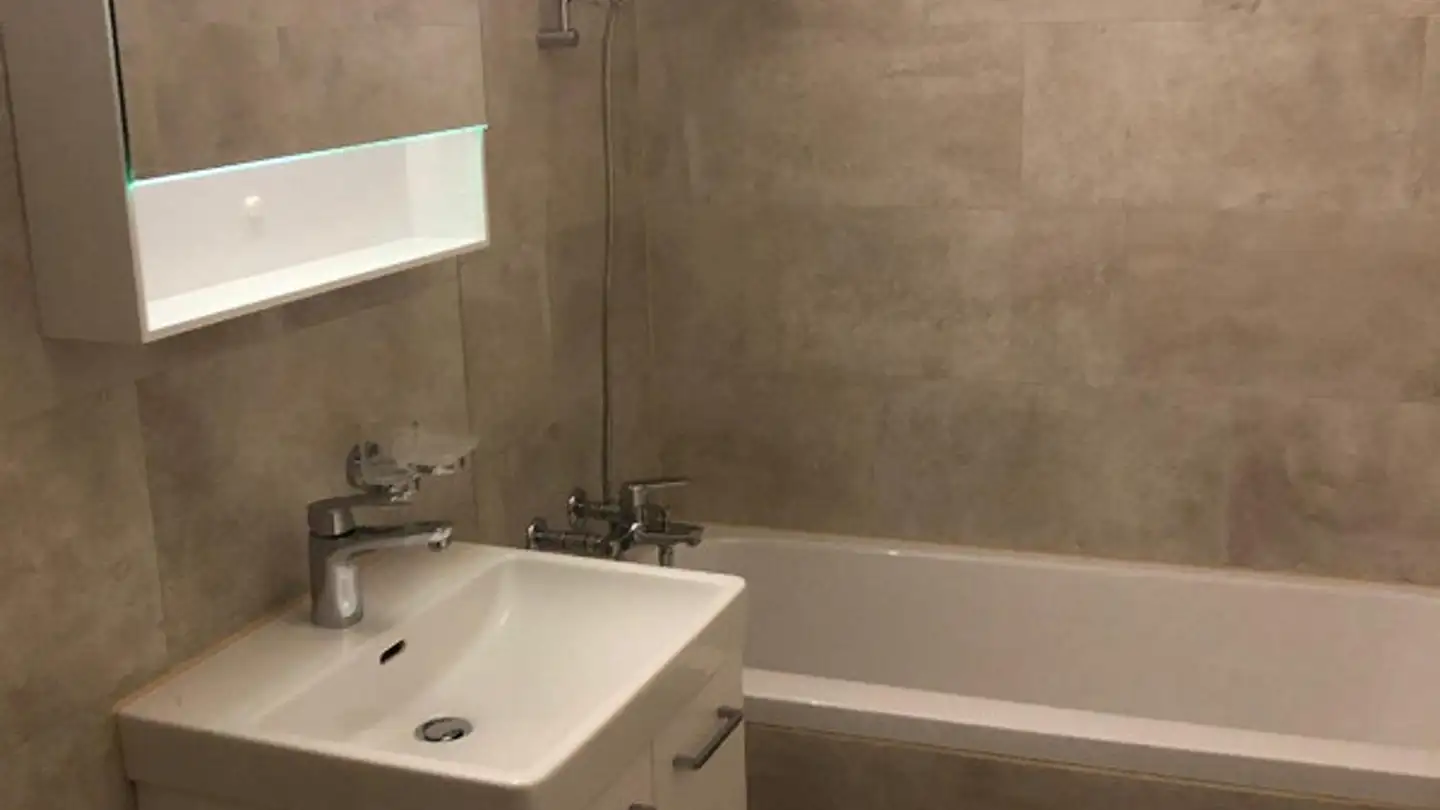 Appartement à louer - Gassa Surò 22, 7013 Domat/Ems - Photo 3