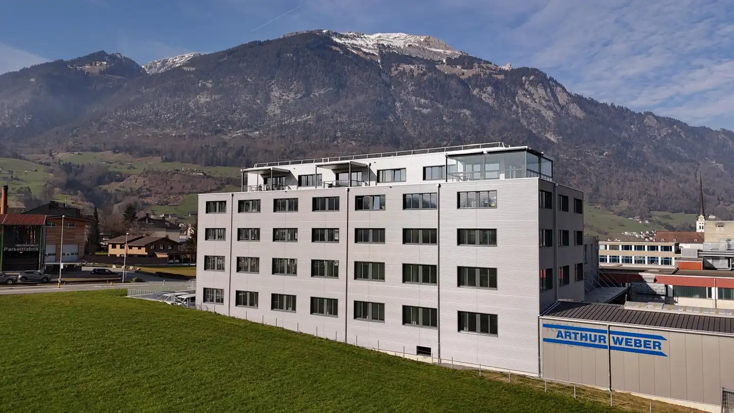 Commerciale in affitto - Brünigstrasse 43, 6055 Alpnach Dorf