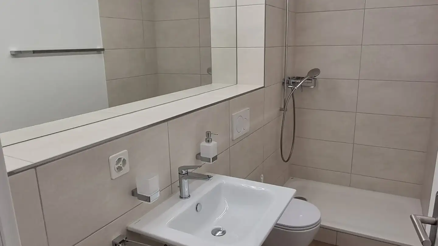 Loft for rent - Route De Soleure / Solothurnstrasse 136, 2504 Biel/Bienne - Photo 4