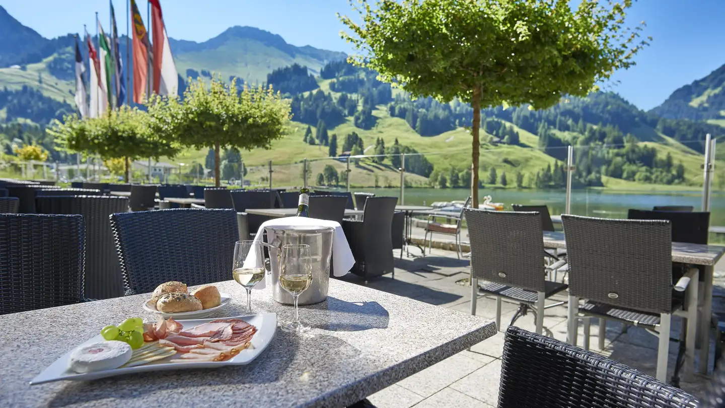 Hotel for sale - Port-Valais, 1897 Les Evouettes