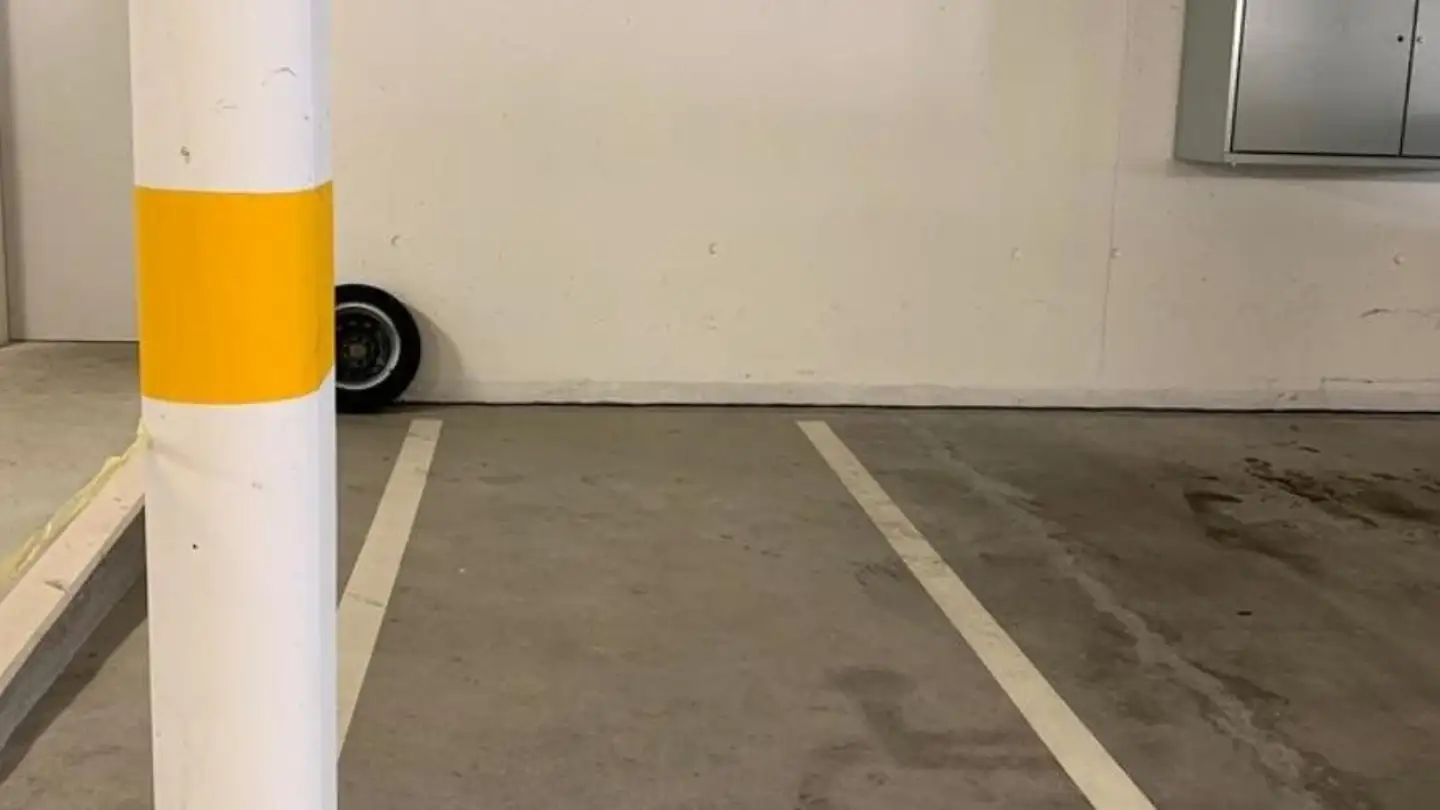 Indoor motorbike parking space for rent - Zugerstrasse 16, 6030 Ebikon - Photo 3