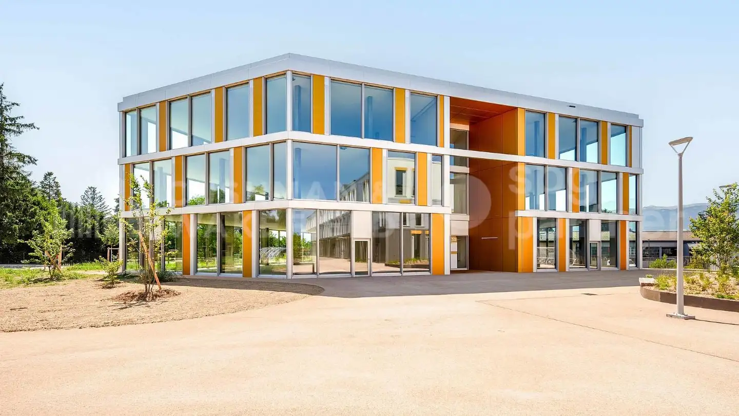 Commercial for sale - 1214 Vernier
