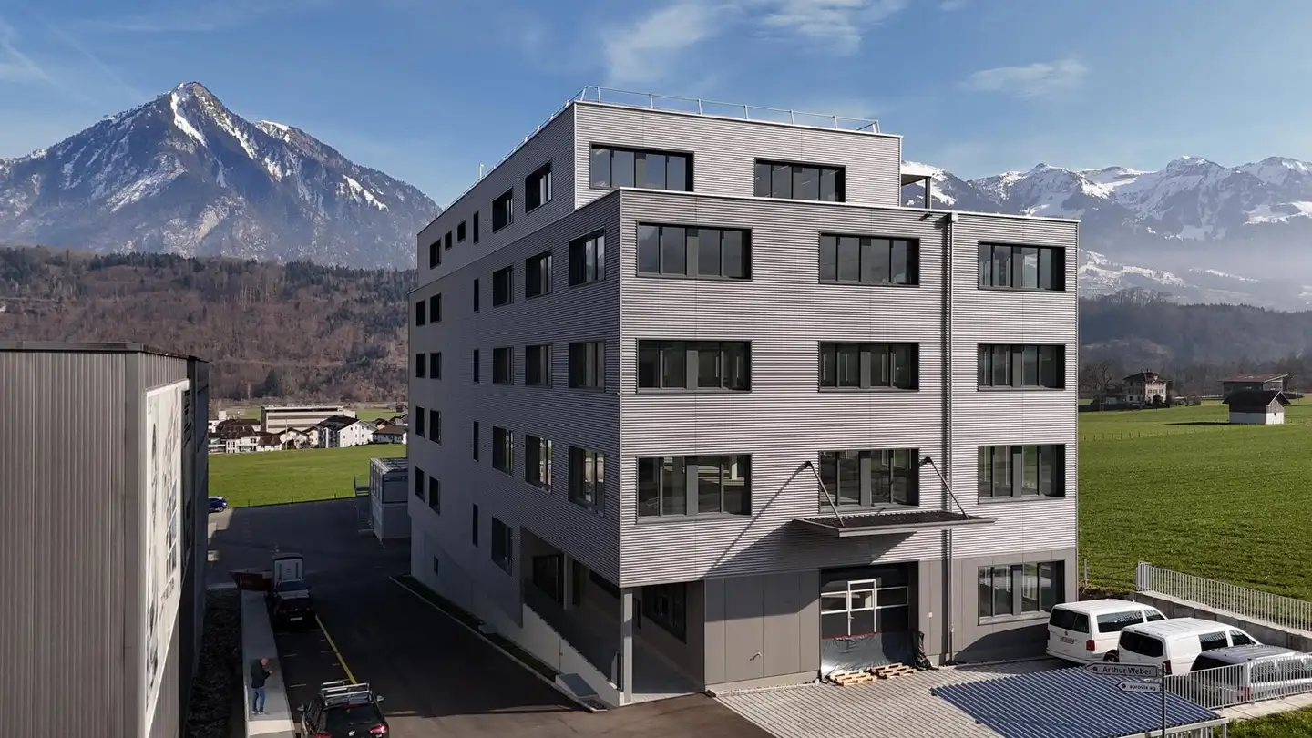 Commerciale in affitto - Brünigstrasse 43, 6055 Alpnach Dorf - Photo 2