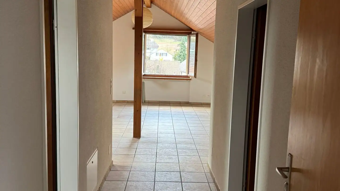 Dachgeschosswohnung mieten - 5223 Riniken - Foto 3