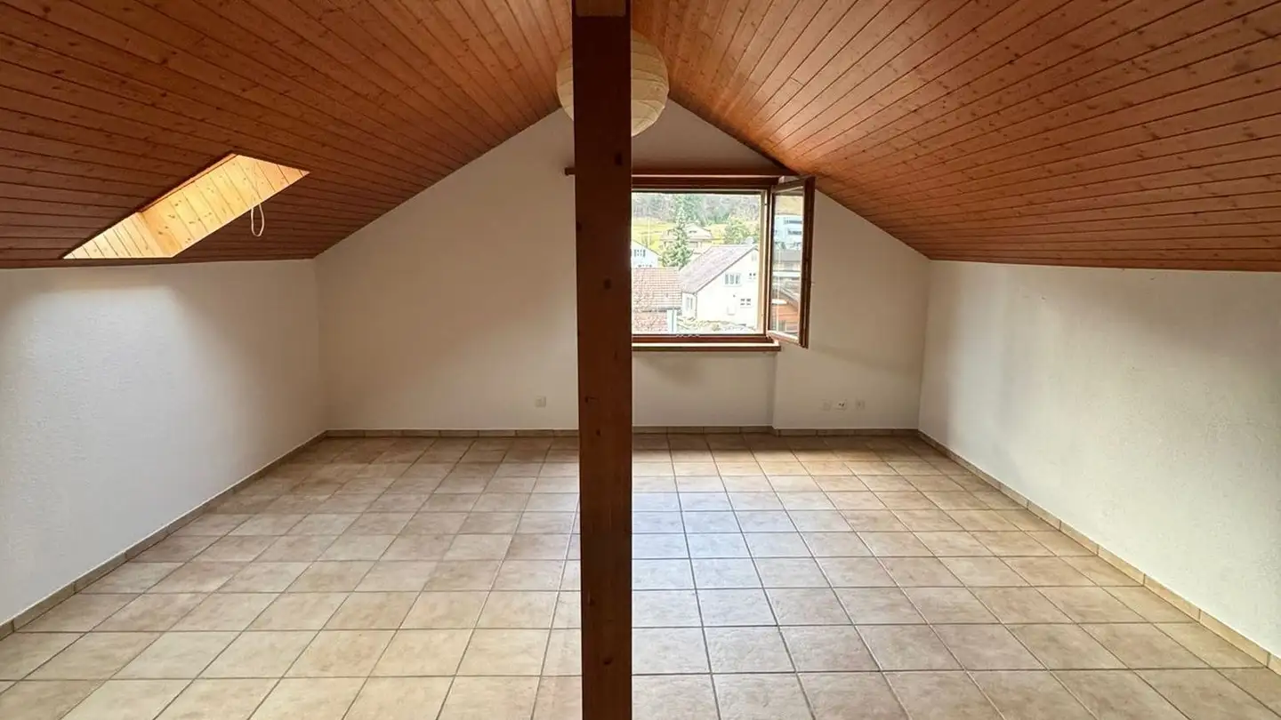 Dachgeschosswohnung mieten - 5223 Riniken - Foto 4