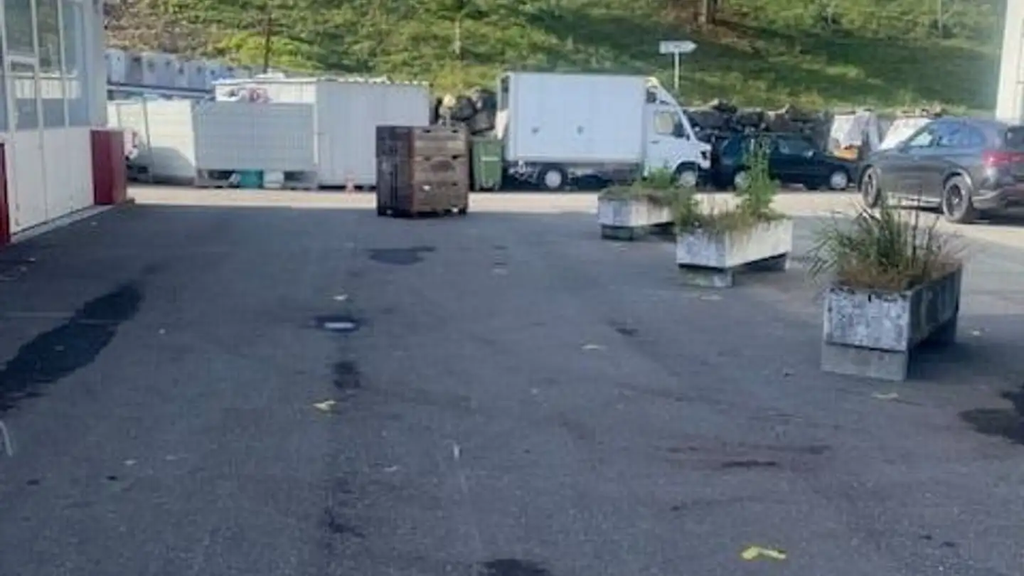 Place de parking extérieure à louer - Chemin De La Rosaire 3, 1123 Aclens