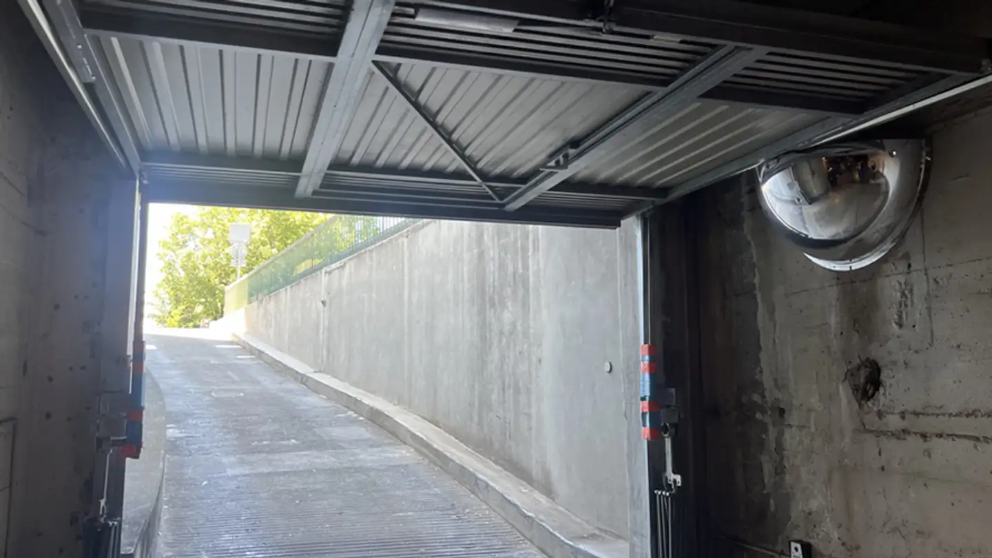 Motorradparkplatz mieten - Avenue du Tir-Fédéral 10, 1024 Ecublens VD