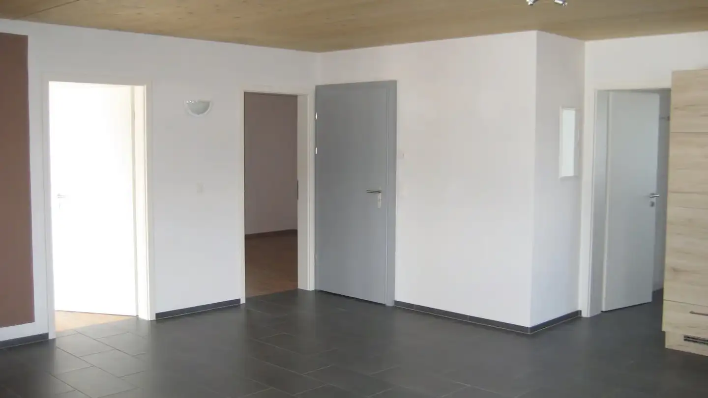 Attic flat for rent - Aarestrasse 21, 3613 Steffisburg - Photo 2