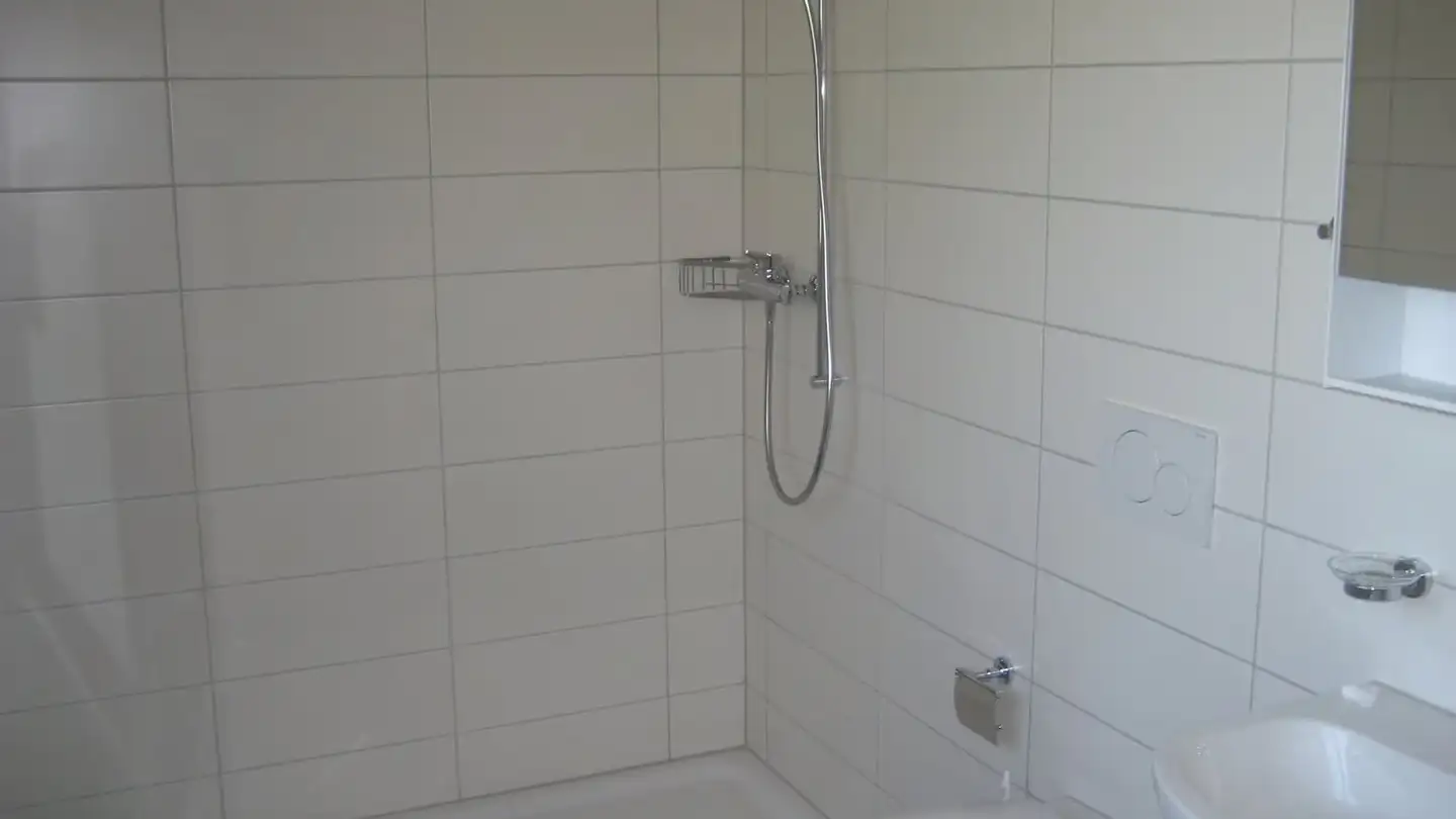 Attic flat for rent - Aarestrasse 21, 3613 Steffisburg - Photo 3