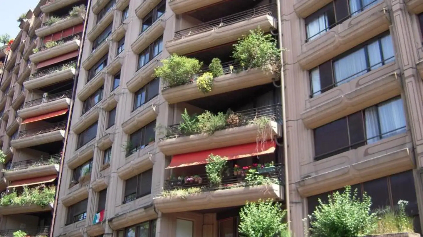 Place de parking couverte à louer - Chemin Des Clochettes 12, 1206 Genève